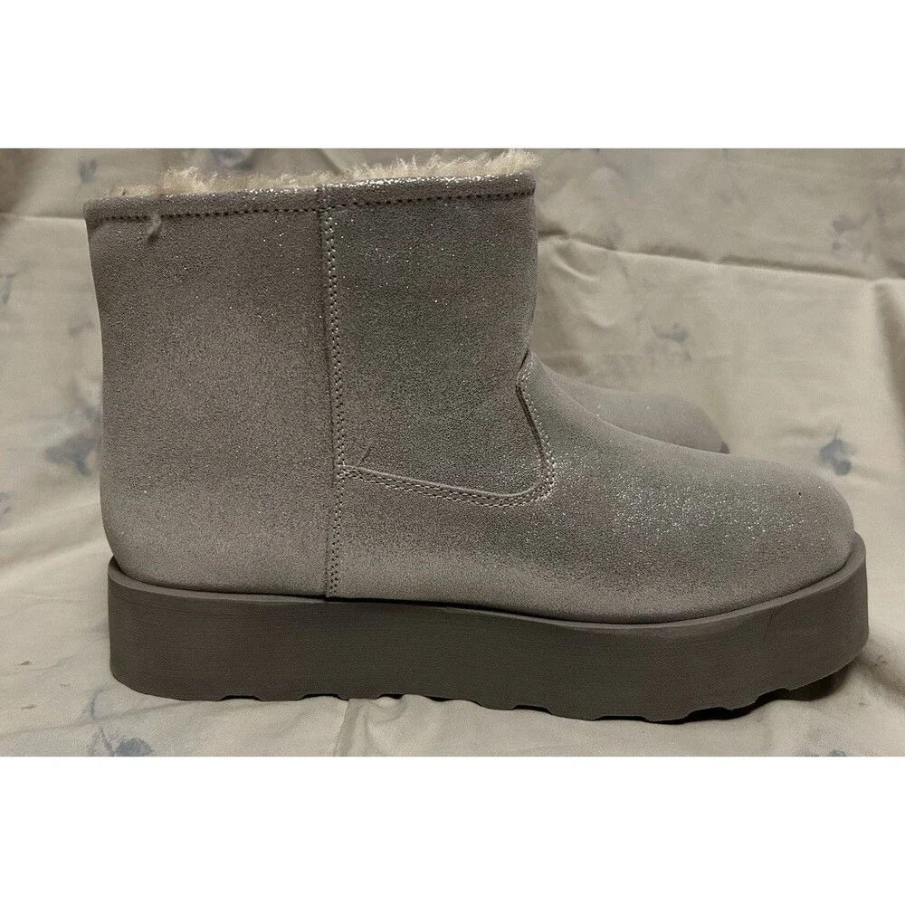 time and tru women's genuine suede platform cozy boots size 8 NWT Silver Sparkle